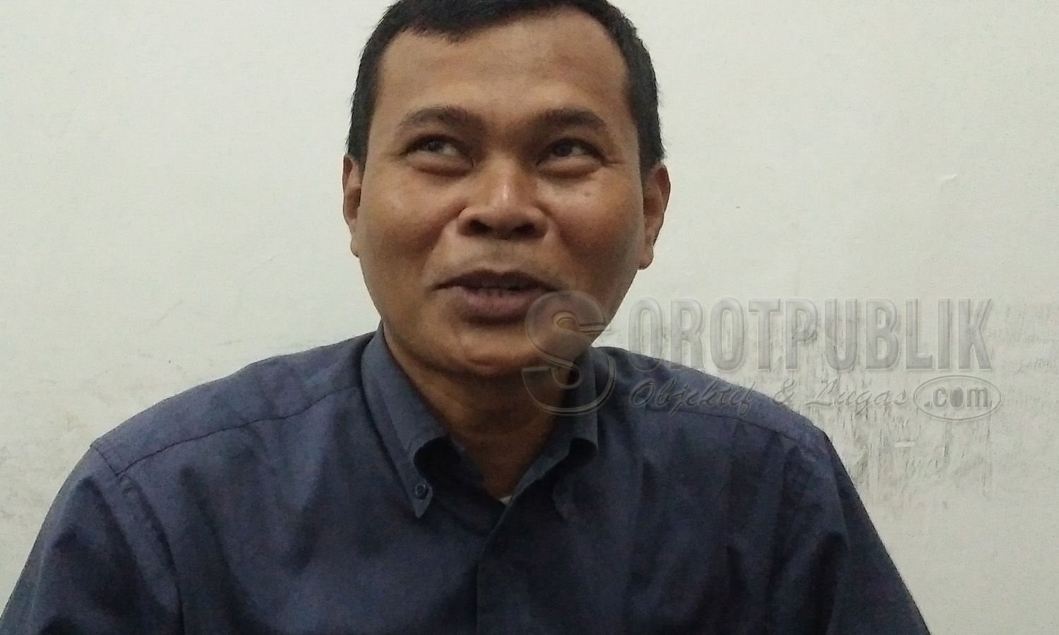 Abrori Anggota Komisi 1 DPRD Sumenep Saat di Temui Sejumlah Wartawan