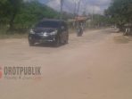 Lebih Dari Dua Tahun Jalan Akses Kecamatan Hingga Kini Dibiarkan Rusak