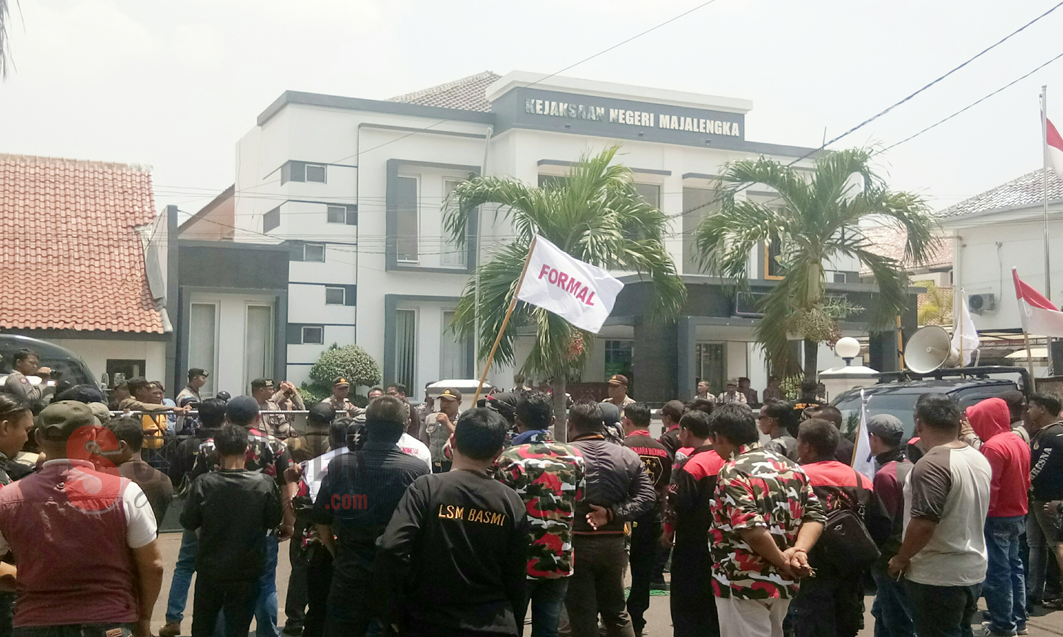 Aksi FORMAL di Kantor Kejaksaan Negeri Majalengka, Jawa Barat. (Foto: Sigit/SorotPublik)