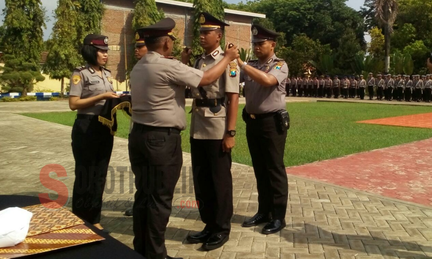 Kapolres Sumenep, AKBP Muslimin, S.Ik saat memimpin Sertijab Kasatlantas Polres Sumenep baru, AKP Dedy Eka Aprianto, SH. (Foto: Ismi/SorotPublik)