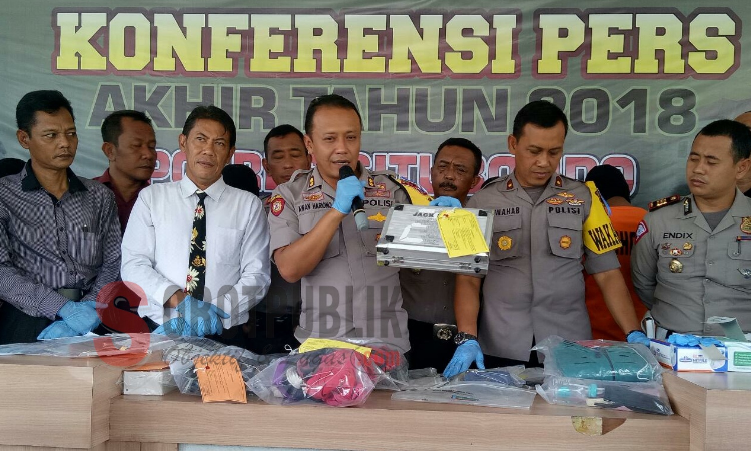 Konferensi Pers Akhir Tahun 2018 Polres Situbondo, Jawa Timur. (Foto: Ainur/SorotPublik)