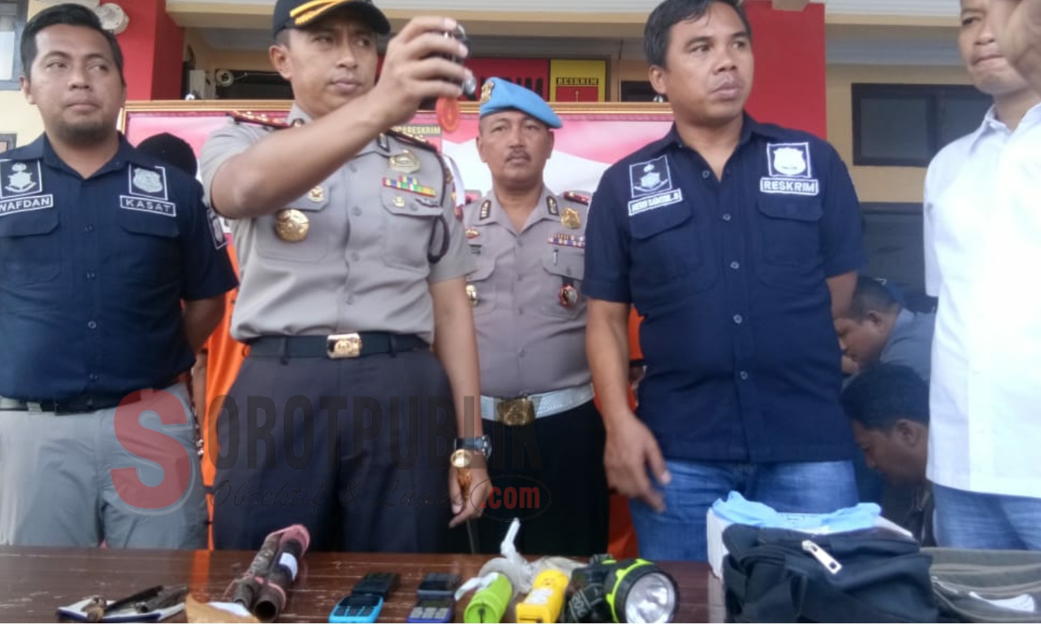 Polres Majalengka saat Press Release Pelaku Pencurian Sarang Burung Walet. (Foto: Sigit/SorotPublik)