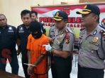 Diding, pelaku pencabulan anak tiri ketika ditunjukkan Polres Majalengka saat rilis pers