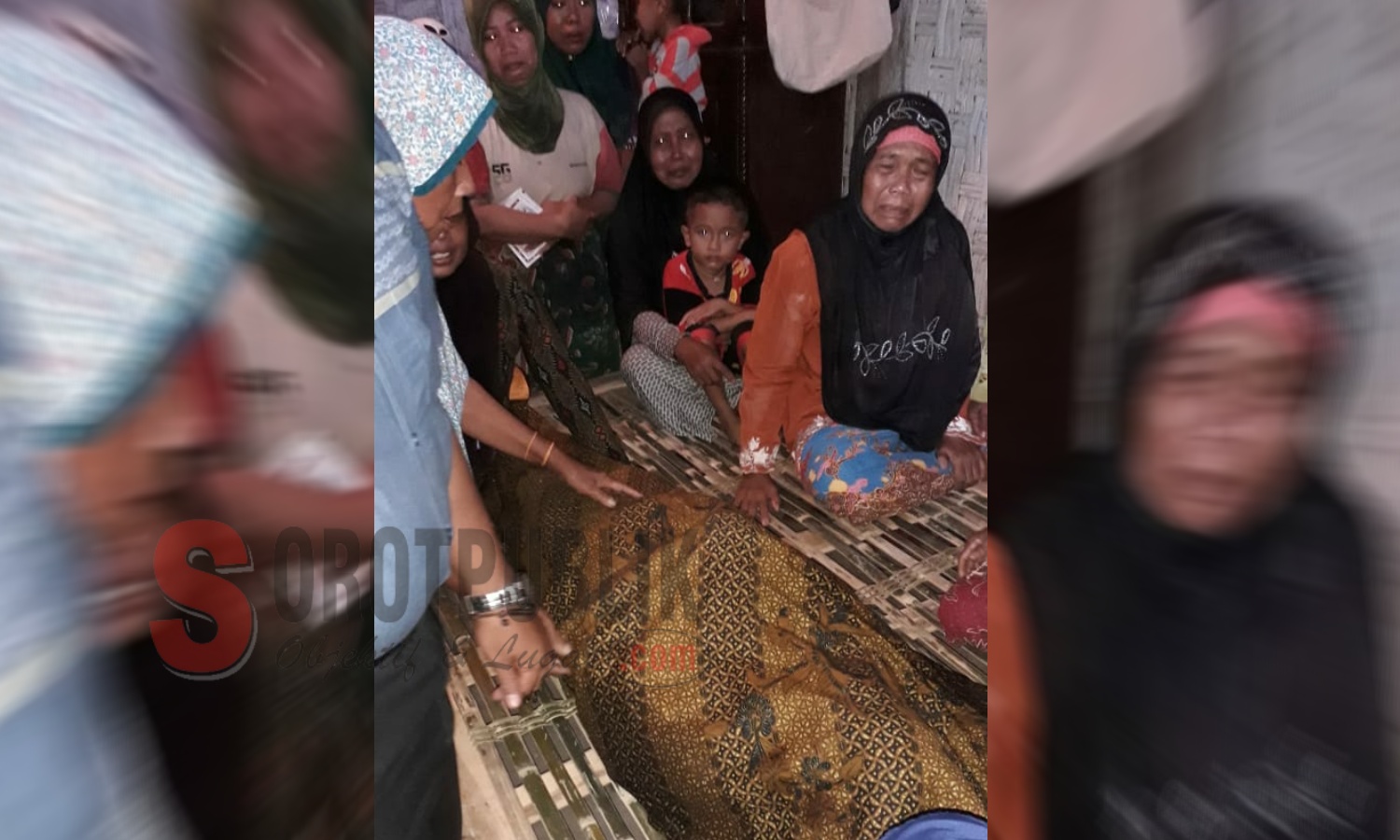 Jenazah Sittiyah, korban sengatan aliran listrik di Pamekasan ditangisi oleh keluarga dan para pelayat. (Foto: Ziad/SorotPublik)