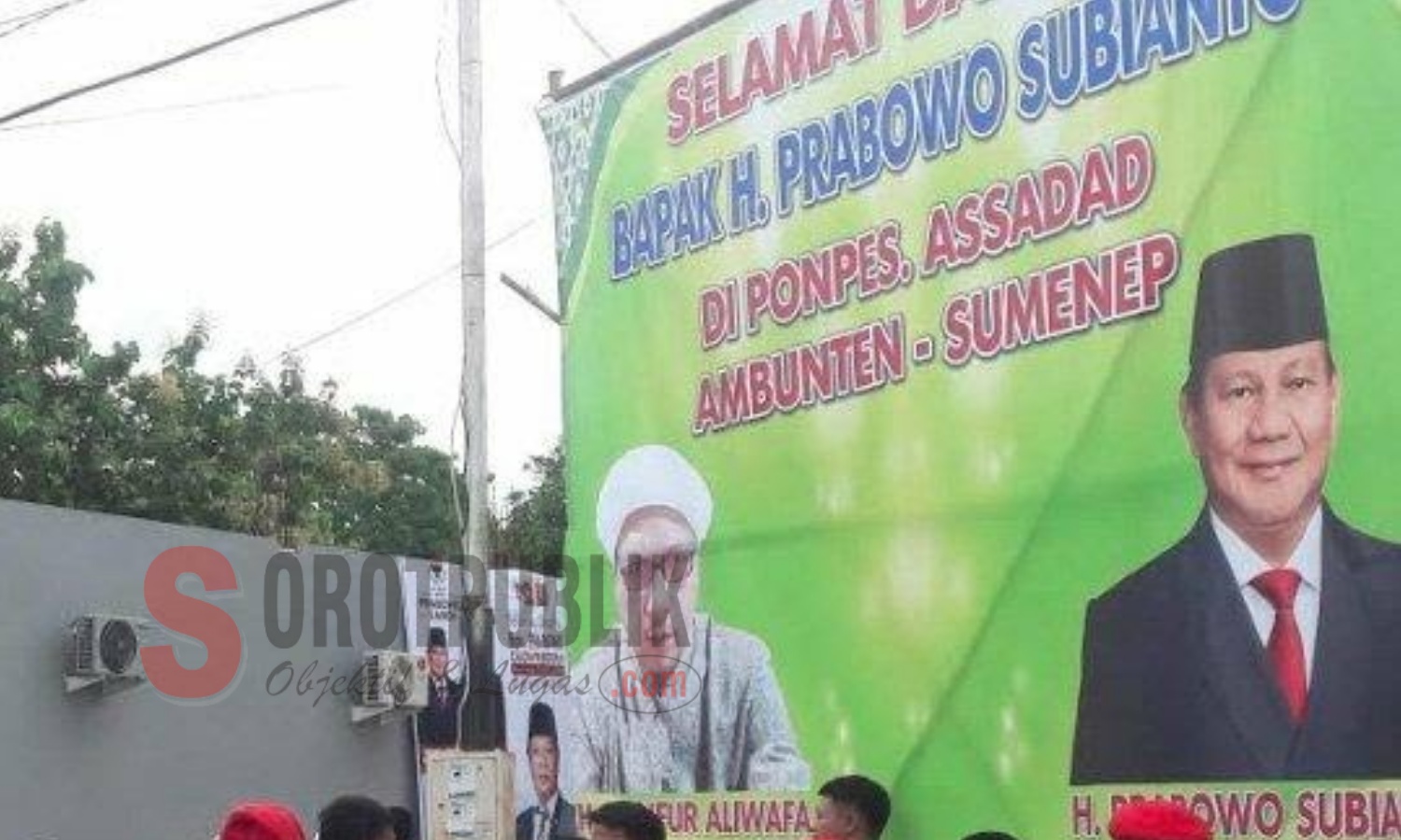 Banner ucapan Selamat Datang Bapak Prabowo Subianto di Ponpes Assadad Ambunten, Sumenep. (Foto: Heri/SorotPublik)