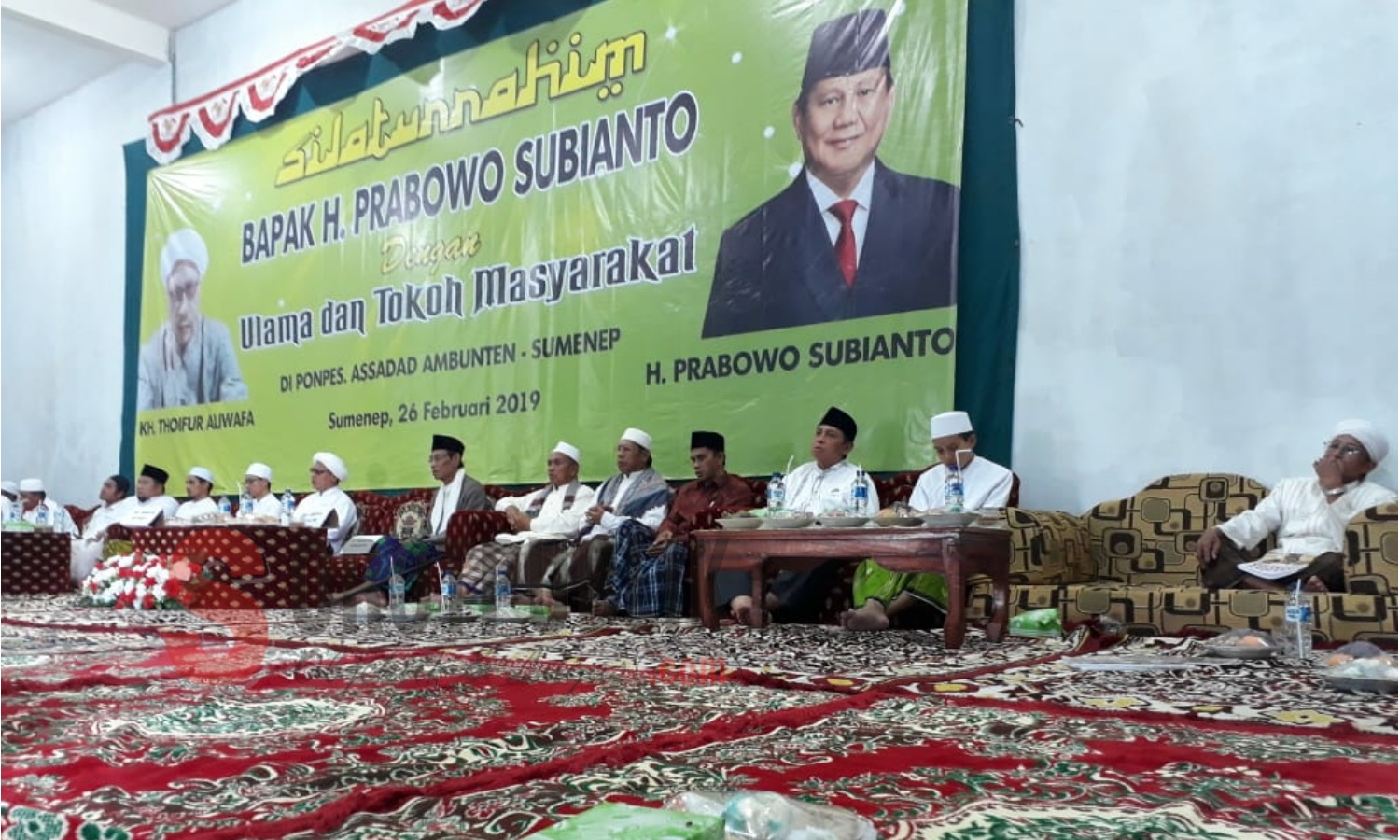 Para ulama, habaib, dan tokoh masyarakat saat Istighasah menyambut kedatangan Capres Nomor Urut 2, Prabowo Subianto di Ponpes Assadad Ambunten, Sumenep. (Foto: Heri/SorotPublik)