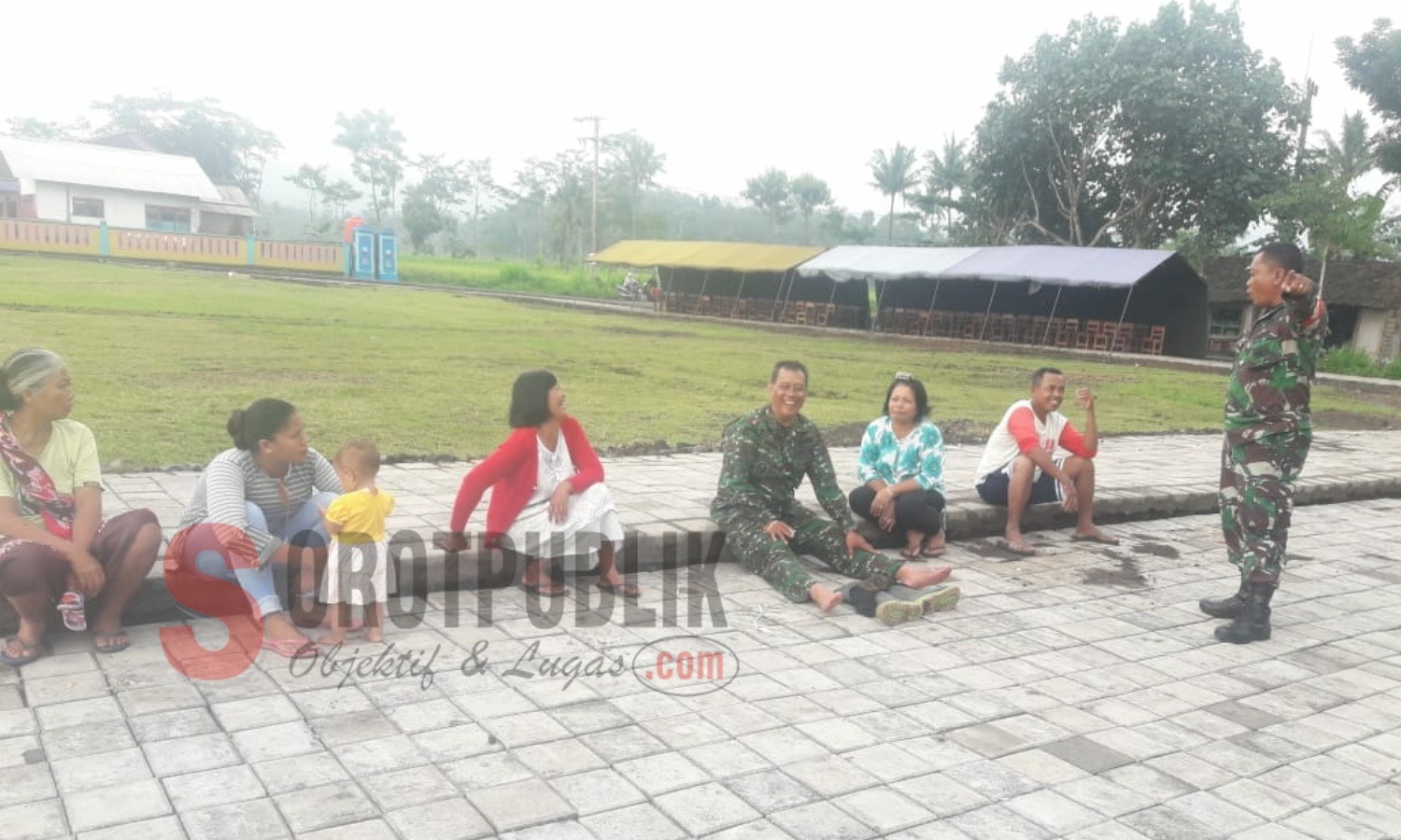 Masyarakat Desa Gunung Malang mulai menggemari berolahraga di Jogging Track yang dibangun Satgas TMMD di Dusun Gayasan, Desa Gunung Malang, Kecamatan Sumberjambe, Jember. (Foto for SorotPublik)