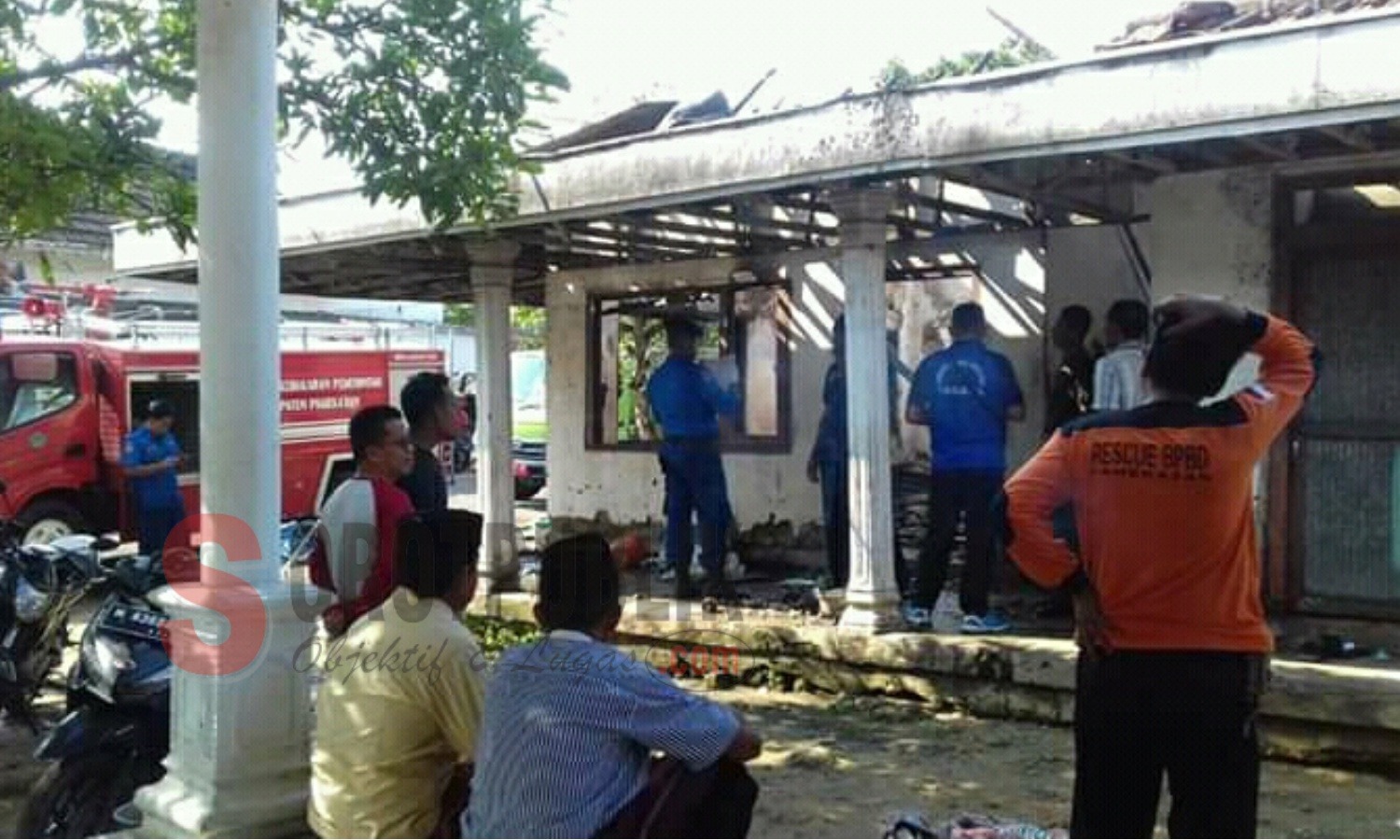 Kondisi rumah milik Nor Fadilah (45), warga Dusun Sobih, Desa Waru Timur, Pamekasan yang ludes terbakar. (Foto: Ziad/SorotPublik)