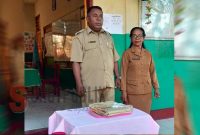 Koordinator Pengawas (Korwas) Kabupaten SBB, Otniel Limehuwey, S.Pd saat meninjau pelaksanaan USBN SD di Kota Piru. (Foto: Fitrah/SorotPublik)