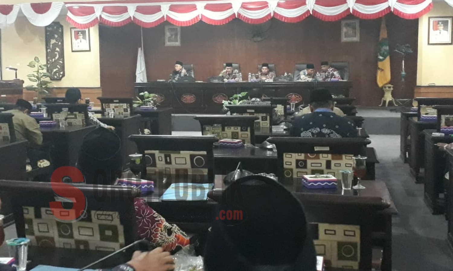 Suasana Rapat Paripurna LKPJ Bupati Sumenep Tahun 2019 di Ruang Sidang Paripurna Kantor DPRD Sumenep. (Foto: Heri/SorotPublik)