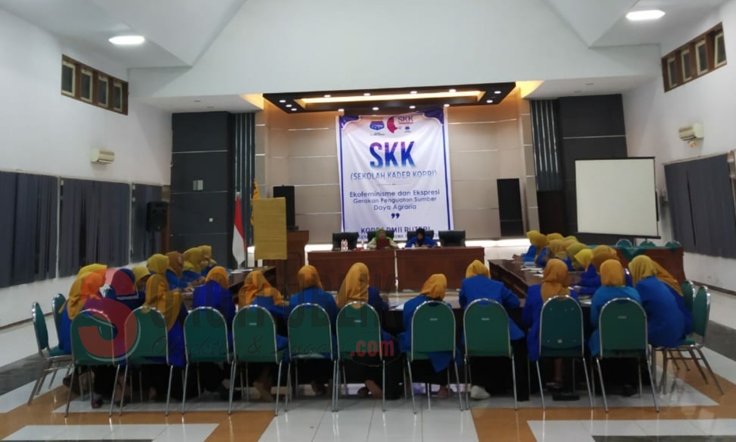 Suasana Sekolah Kader Kopri (SKK) PMII Jember saat materi berlangsung di Balai Diklat Kabupaten Jember. (Foto: Nurul H/SorotPublik)