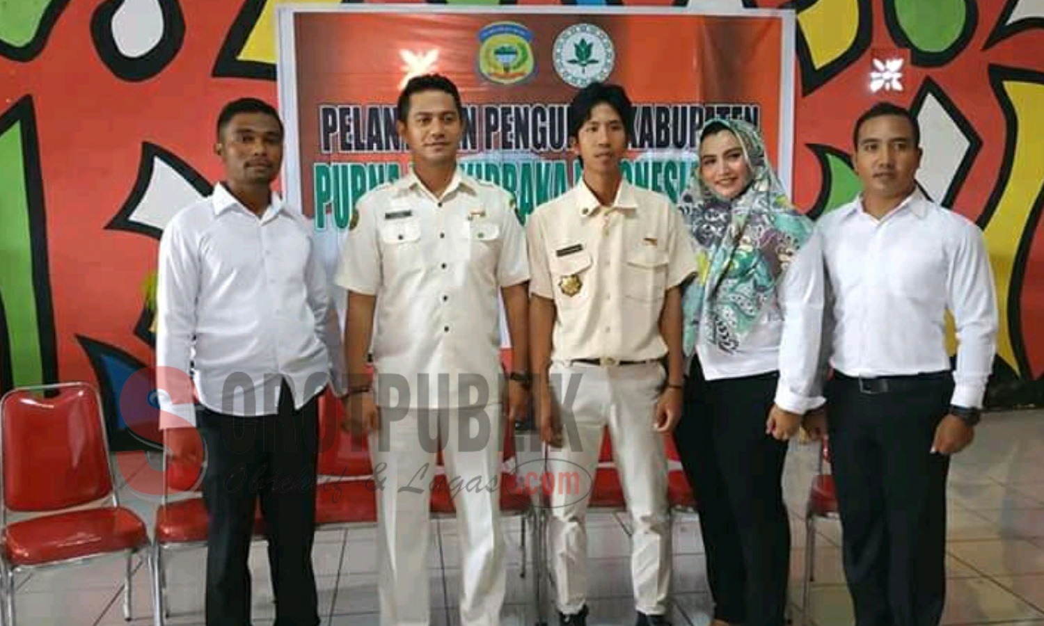 Ketua Purna Paskibraka Indonesia (PPI) Kabupaten Buru, Sofyan Mohammadia, SE bersama jajaran pengurus PPI Kabupaten Buru. (Foto: Adam S/SorotPublik)