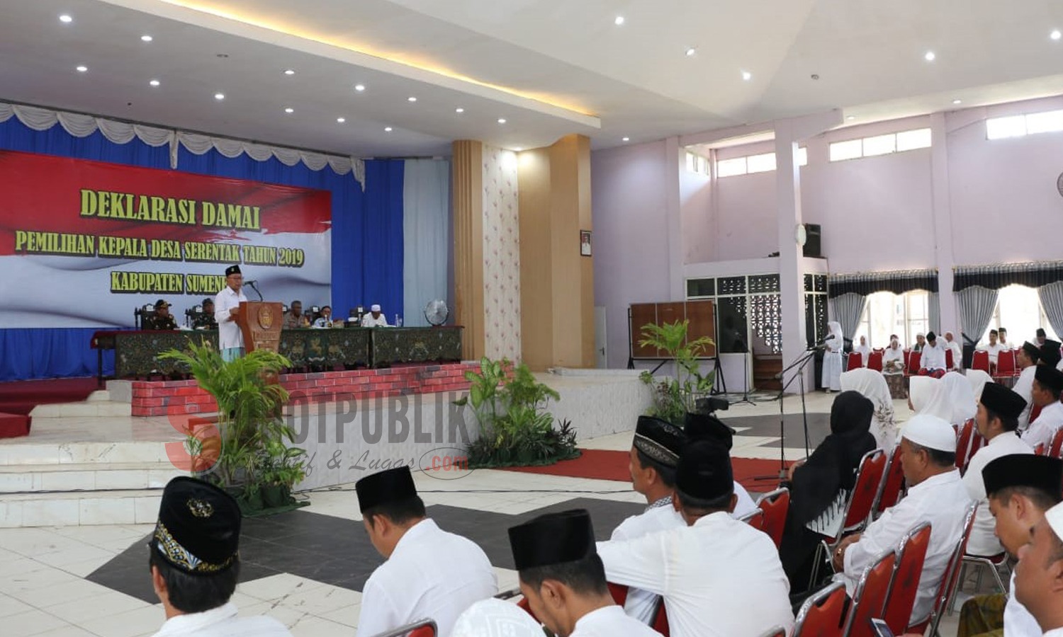 Pelaksanaan deklarasi damai pemilihan kepala desa di gedung Korpri sumenep Foto (Humas Pemkab Sumenep)