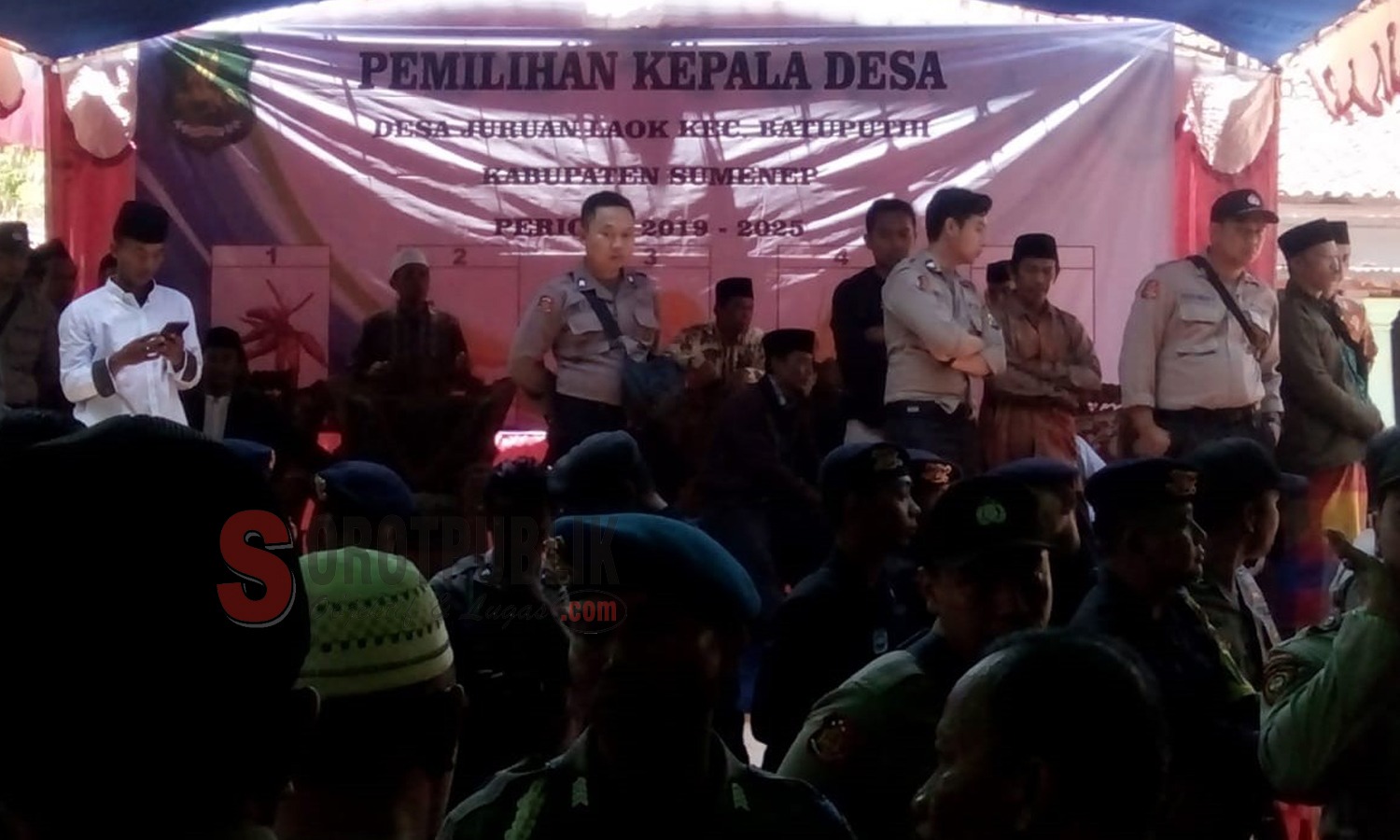 Kondisi saat ini pelaksanaan Pilkades di Desa Juruan Laok, Kecamatan Batuputih, Kabupaten Sumenep (Foto: Yusa'/SOROTPUBLIK)