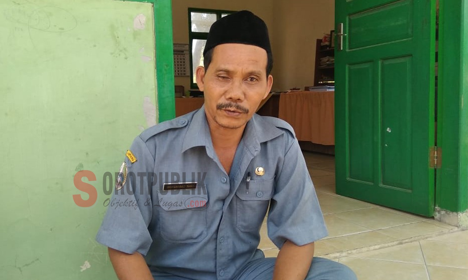 Mohammad Naki, Kepala Sekolah SDN Ragung II, Kabupaten Sampang (Foto: Is/SOROTPUBLIK)