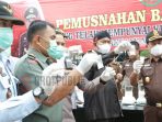 Achmad Fauzi Hadiri Pemusnahan 93 BB