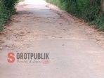 Akses Jalan Desa Ambunten Tengah Menuju Kecamatan