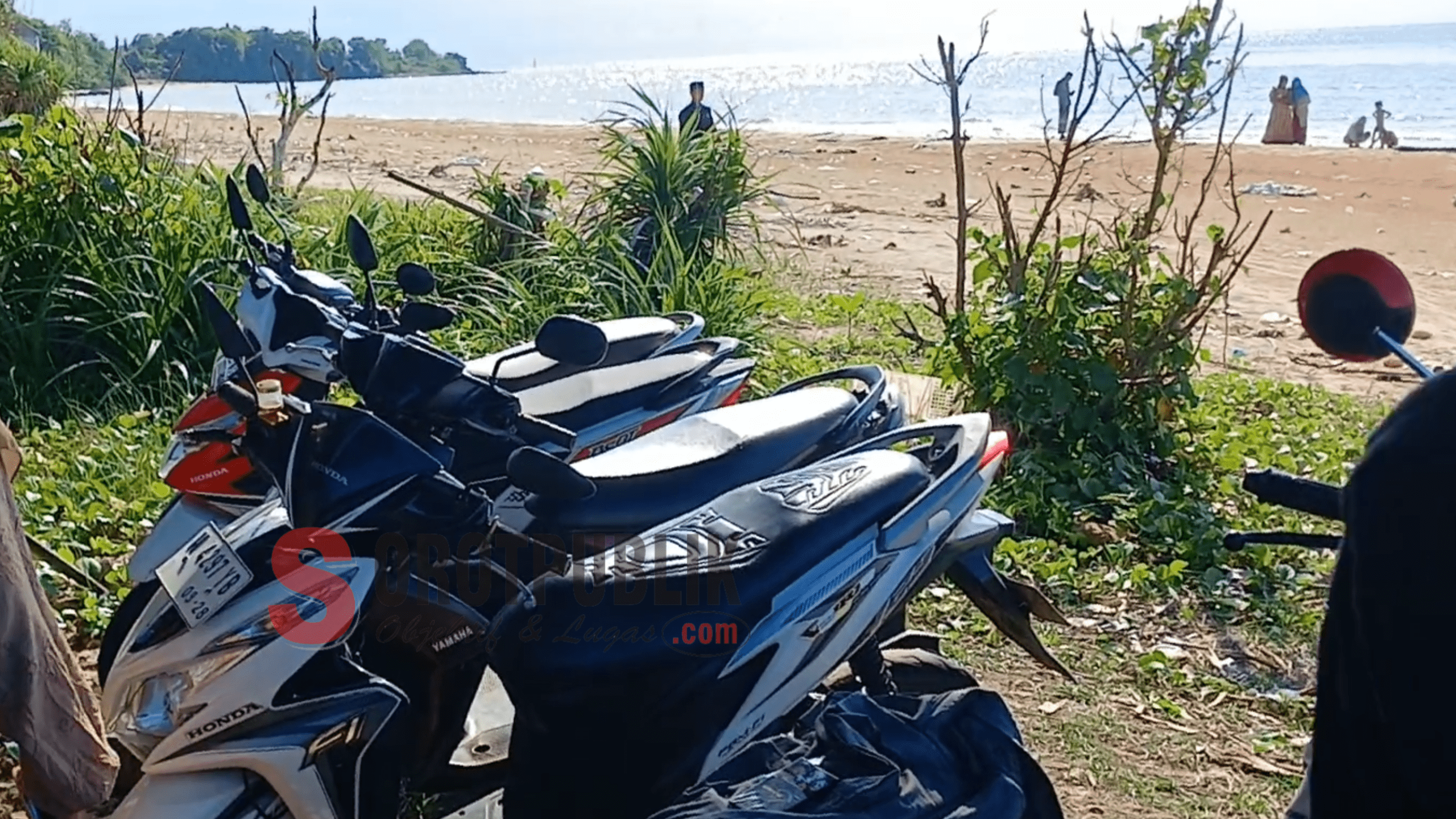 Pantai Desa Bantelan, Kecamatan Batuputih, Kabupaten Sumenep, Madura, Jawa Timur